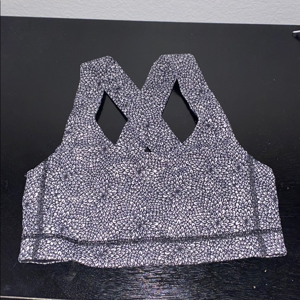 Lululemon sports bra